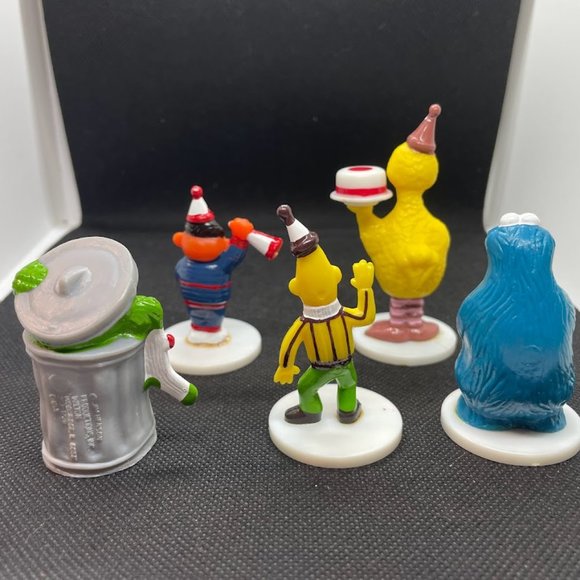 Lot of 5 Wilton Sesame Street Figures Cake Toppers Big Bird Oscar Bert Ernie - Picture 3 of 5